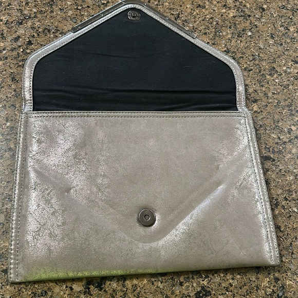 BCBGeneration clutches. - Picture 11 of 16